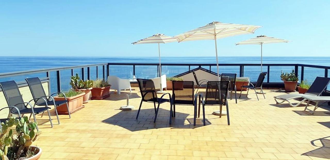 Il Cantone Del Faro Giardini-Naxos Exterior foto